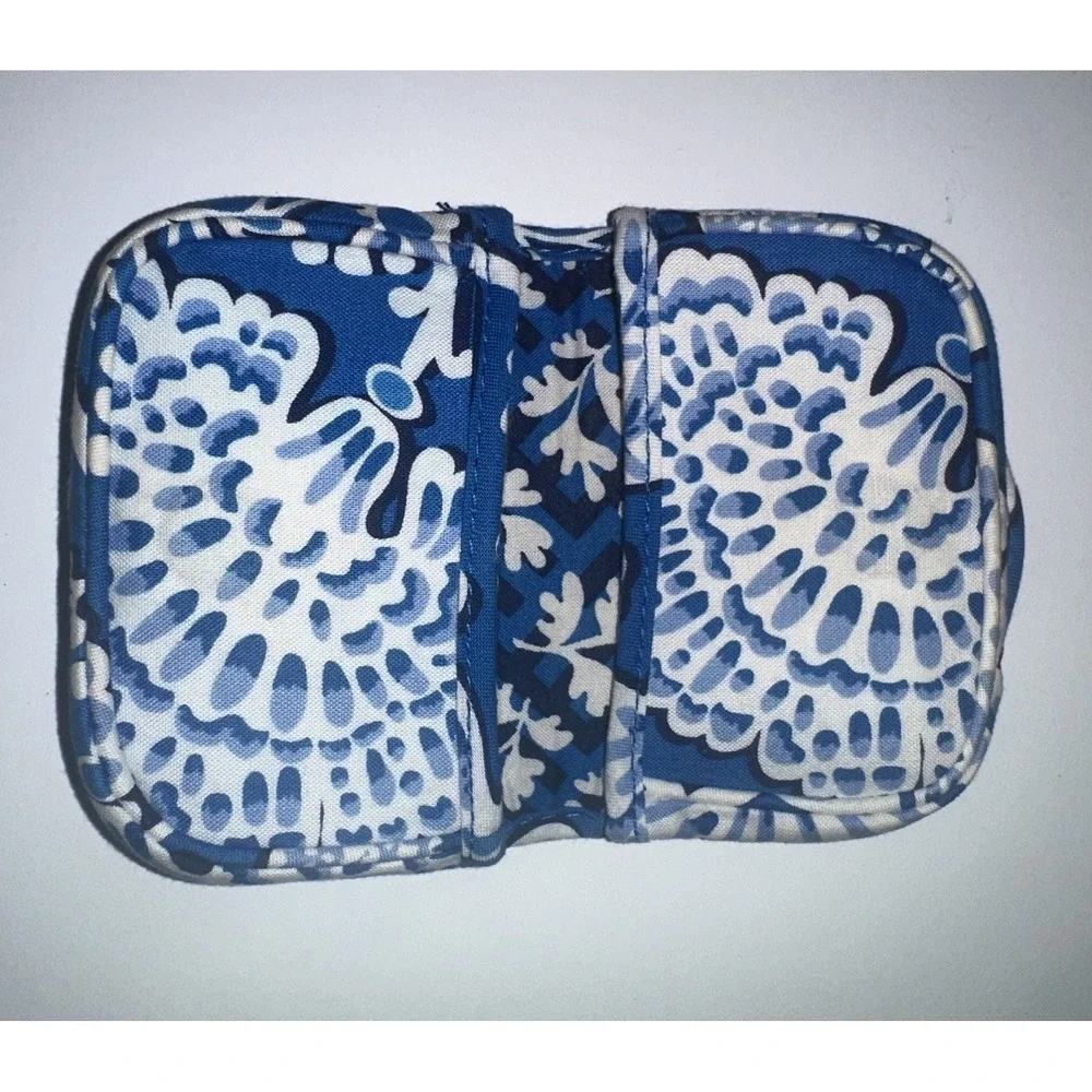 Vera Bradley Blue Lagoon Print Card Holder Retired Coastal Beach Vibes Excellent